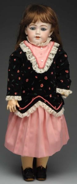 EARLY S & H 1009 CHILD DOLL.                      