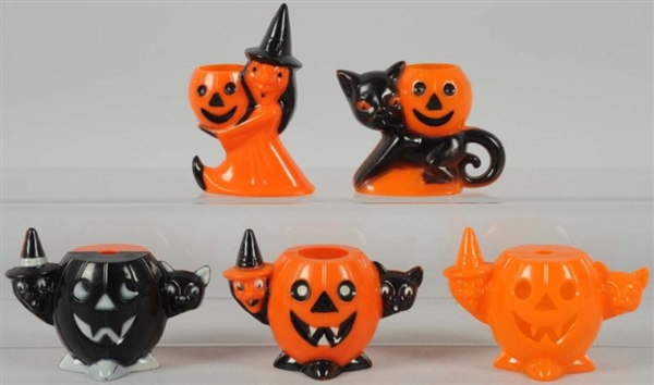 LOT OF 5: PLASTIC HALLOWEEN CANDY CONTAINERS.     