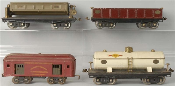 LOT OF 4: LIONEL FREIGHT & PASSENGER TRAIN CARS.  