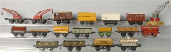 LOT OF 18: HORNBY O-GAUGE FREIGHT TRAIN CARS.     