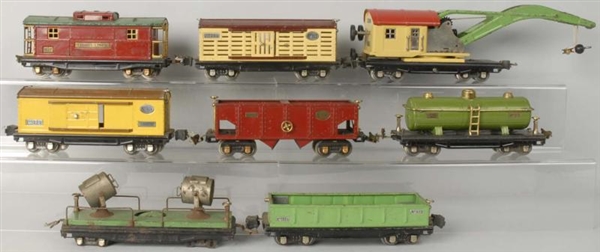 LOT OF 8: LIONEL O-GAUGE 800 SERIES FREIGHT CARS. 