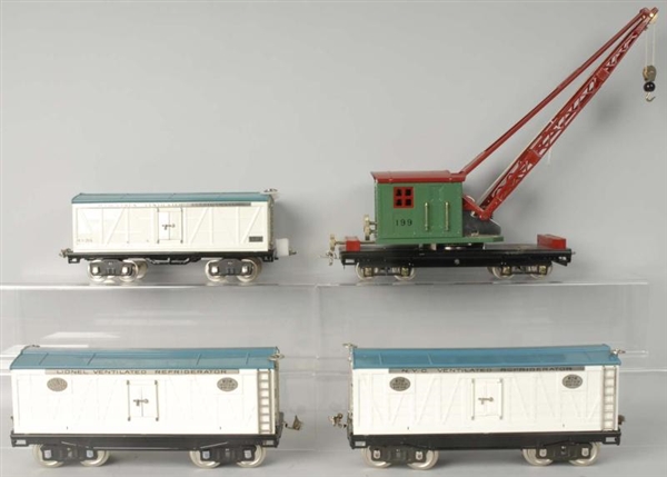 LOT OF 4: CONTEMPORARY MTH FREIGHT TRAIN CARS.    