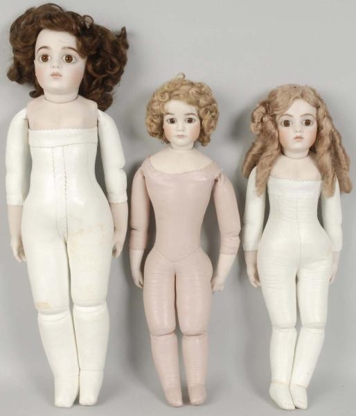 LOT OF 3: ARTIST REPRODUCTION BISQUE DOLLS.       