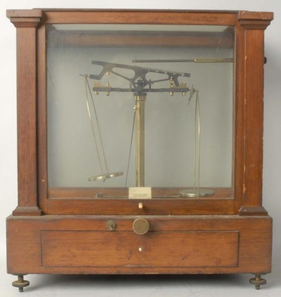 CHEMIST SCALE IN WOOD & GLASS CASE.               