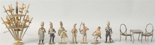 LOT OF STADDEN LEAD SOLDIERS & ACCESSORIES.       