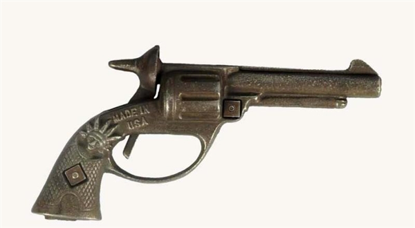 HARD-TO-FIND BIG SMOKEY CAST IRON CAP GUN.        