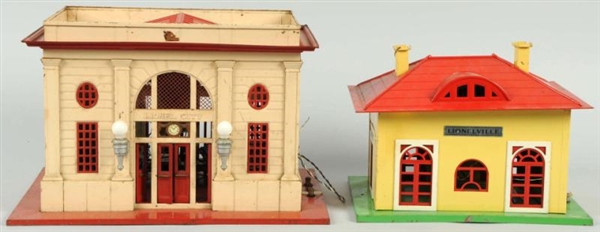 LOT OF 2: TINPLATE LIONEL TRAIN STATIONS.         