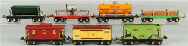 LOT OF 7: LIONEL O-GAUGE FREIGHT TRAIN CARS.      