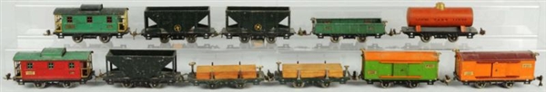 LOT OF 11: LIONEL O-GAUGE FREIGHT TRAIN CARS.     