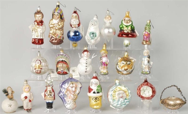 LOT OF 20: GLASS CHRISTMAS ORNAMENTS.             