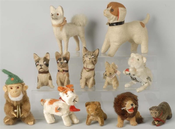 LARGE LOT OF DOMESTIC ANIMAL FIGURES.             