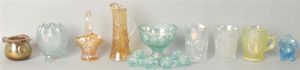 LOT OF 9: ART & CARNIVAL GLASS PIECES.            