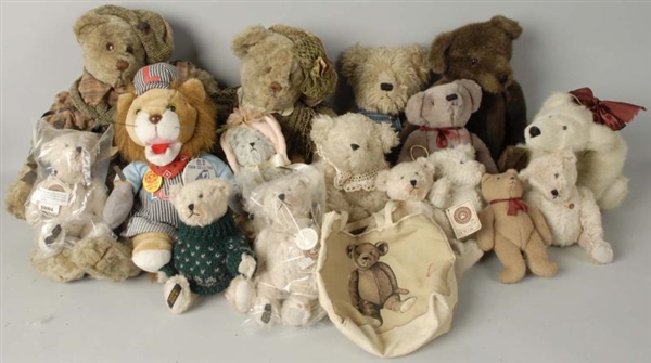 LOT OF 16: ASSORTED TEDDY BEARS.                  