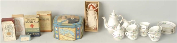 LOT OF DOLL ACCESSORIES & ADVERTISING TINS.       