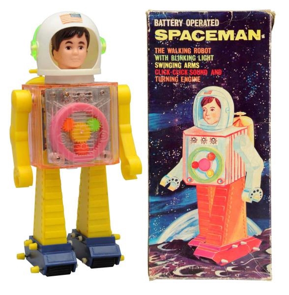 PLASTIC BATTERY-OPERATED SPACEMAN ROBOT.          