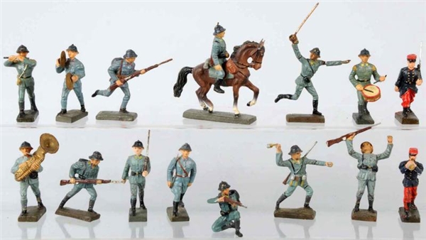 LOT OF 15: LINEOL 7.5 CM FRENCH SOLDIERS.         