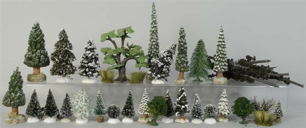 LOT OF 30: DIORAMA TREES.                         