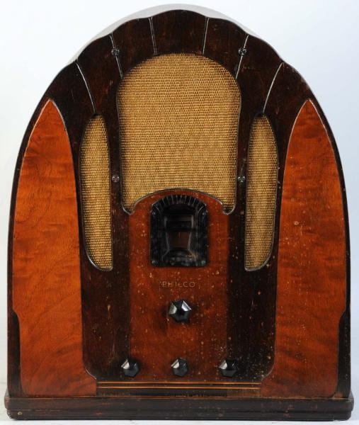 PHILCO CATHEDRAL MODEL 118.                       