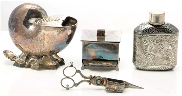 A GROUP OF SILVER PLATED ARTICLES.                