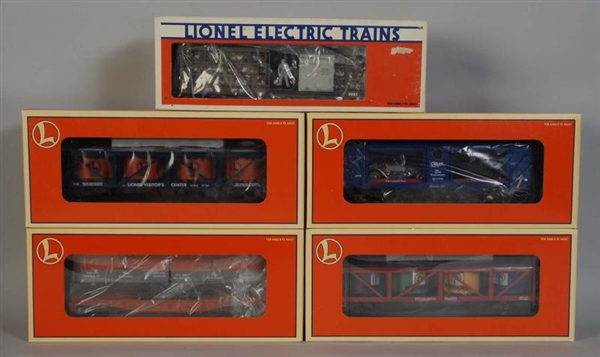 LOT OF 5: LIONEL SPECIALTY FREIGHT TRAIN CARS.    