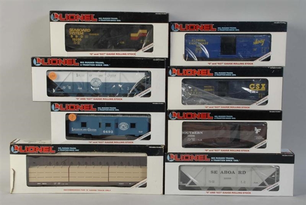 LOT OF 8: FREIGHT TRAIN CARS.                     