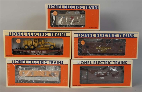 LOT OF 5: LIONEL FREIGHT TRAIN CARS.              