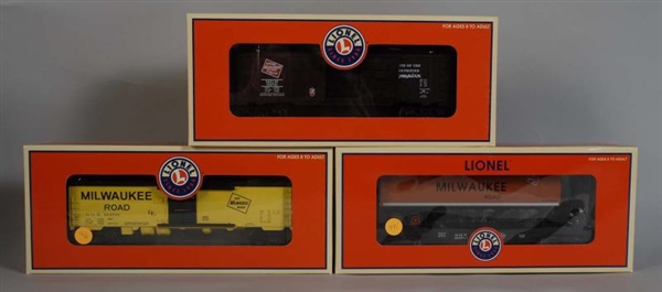 LOT OF 3: LIONEL MILWAUKEE ROAD FREIGHT CARS.     