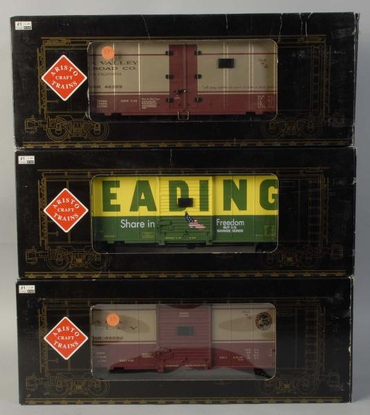 LOT OF 3: ARISTO CRAFT TRAIN BOXCARS.             