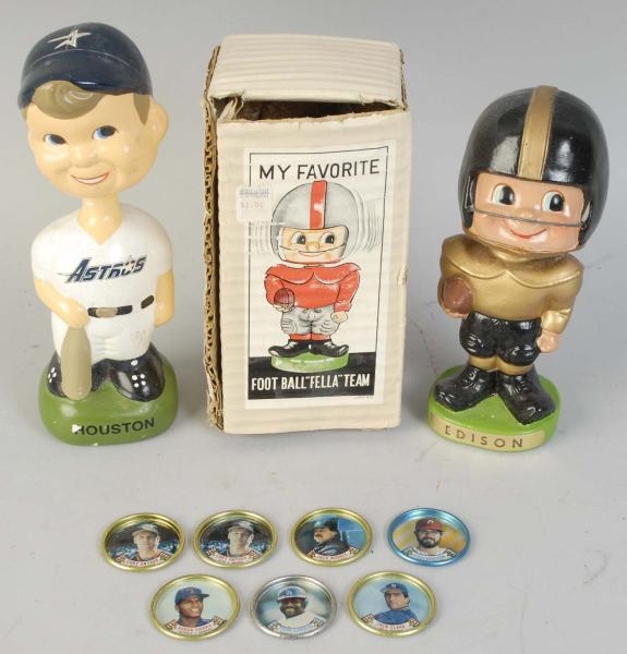 LOT OF VINTAGE & CONTEMPORARY SPORTS ITEMS.       