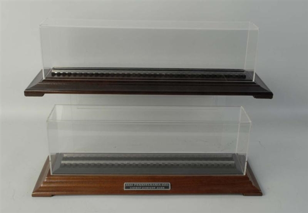 LOT OF 2: LIONEL DISPLAY CASES.                   