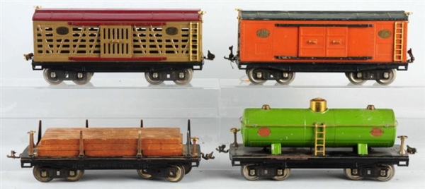 LOT OF 4: LIONEL 200 SERIES FREIGHT CARS.         