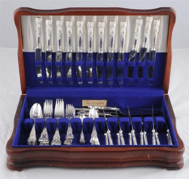 GROUPING OF 61: KINGS PATTERN FLATWARE PIECES.    