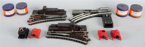 LARGE LOT OF LIONEL POST-WAR SWITCHES.            