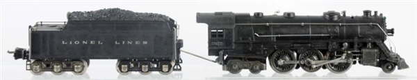 LIONEL NO.226 ENGINE & TENDER WITH 2 BOXES.       