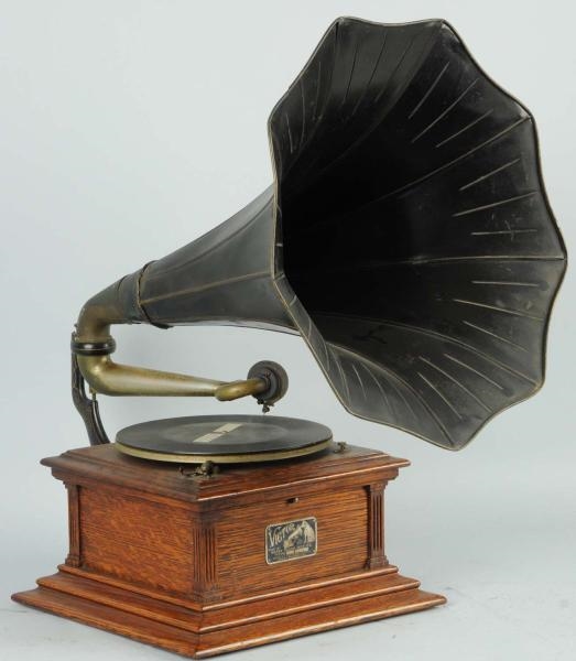 VICTOR PHONOGRAPH WITH HORN.                      