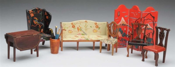LOT OF 7: TYNIETOY DOLL HOUSE FURNITURE.          