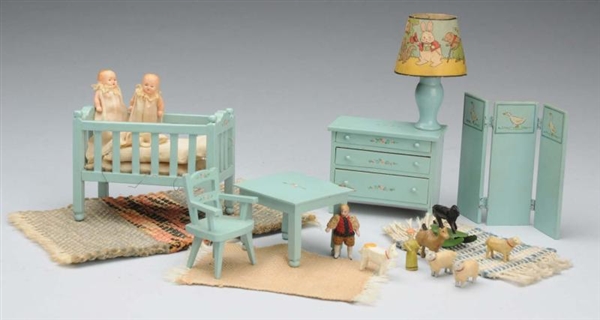 LOT OF 9: TYNIETOY DOLL HOUSE FURNITURE.          