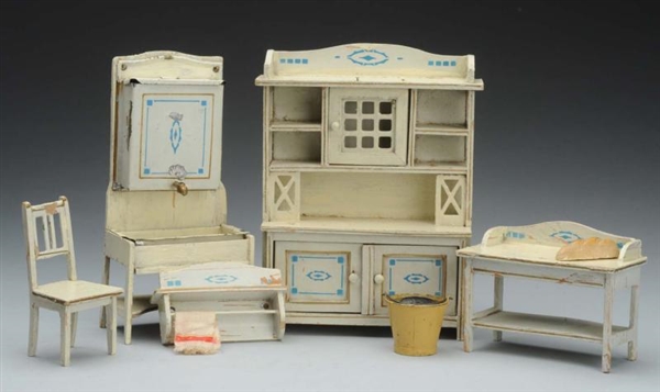 LOT OF 6: DOLL HOUSE FURNITURE.                   