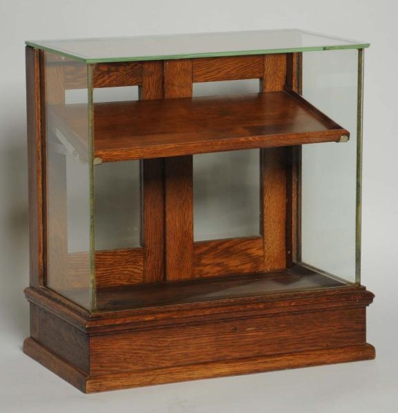 EARLY INK PEN DISPLAY CASE.                       