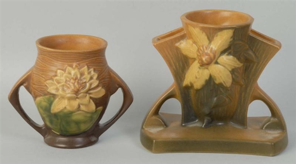 LOT OF 2: ROSEVILLE POTTERY PIECES.               