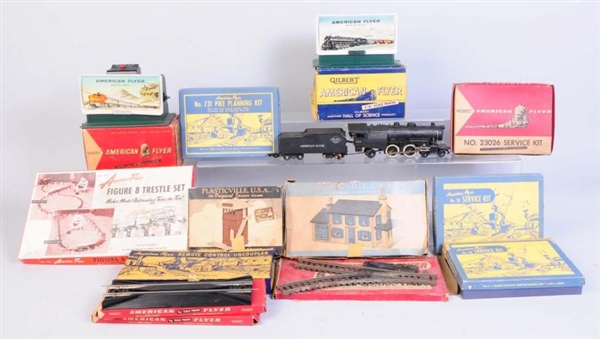 ASSORTMENT OF AMERICAN FLYER & PLASTICVILLE ITEMS 