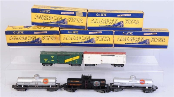 LOT OF 5: AMERICAN FLYER FREIGHT CARS.            