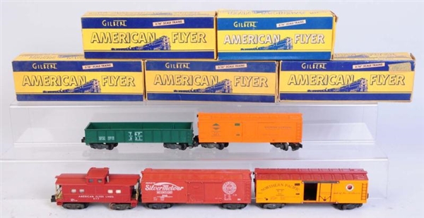 LOT OF 5: AMERICAN FLYER FREIGHT CARS.            