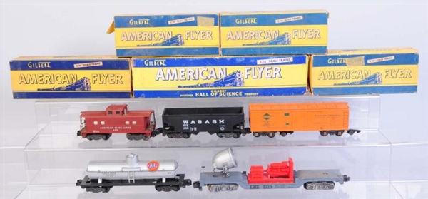 LOT OF 5: AMERICAN FLYER FREIGHT CARS.            