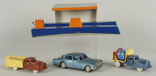 JAPANESE TIN SEARS EXCLUSIVE AUTOMATIC TOLL GATE. 