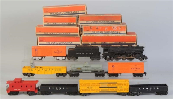 LIONEL NO.2035 L&T  & 8 FREIGHT CARS.             