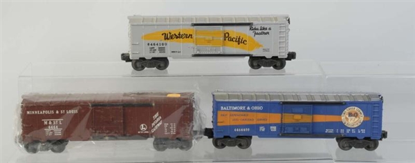 LOT OF 3: LIONEL BOX CARS.                        