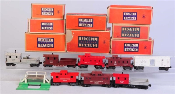 LOT OF 8: LIONEL ROLLING STOCK.                   