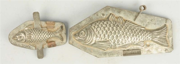 LOT OF 2: FISH CHOCOLATE MOLDS.                   