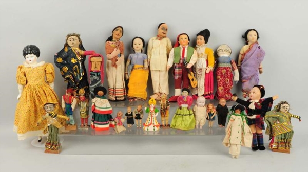 LOT OF 24: ASSORTED DOLLS.                        
